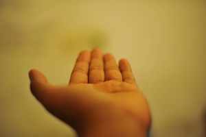 Mandano figlio minore a mendicare per 40 euro