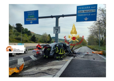 Incidente sulla SS 714 svincolo Pescara sud: uomo estratto dalle lamiere.