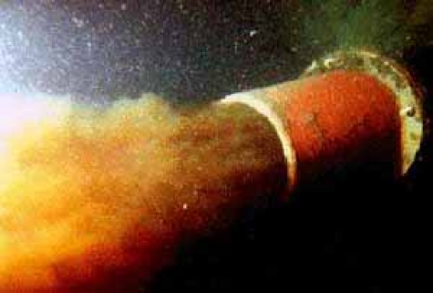 Pescara. Scarichi ancora a Fiume e mare “reflui non trattati”...liquame. Divieto balneabilità