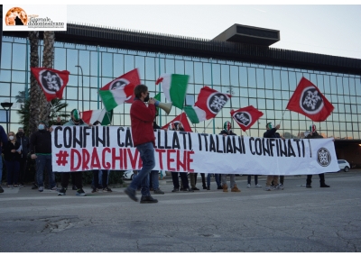 Blitz di CasaPound in tutta Italia, “Un governo di inetti, Draghi vattene!”