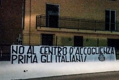 striscione Casapound