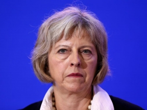 Theresa May perde maggioranza, addio Brexit. Sterlina scende. Let's Work!