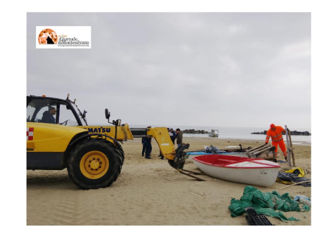 Montesilvano, tolleranza zero contro il degrado: rimossi i natanti abbandonati nella zona del Mercatino del Pesce