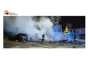 Montesilvano, incendio autovetture in via Salvemini.
