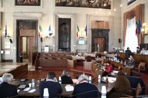 Opposizione centro destra lascia i banchi vuoti e diffida gli organi amministrativi politici