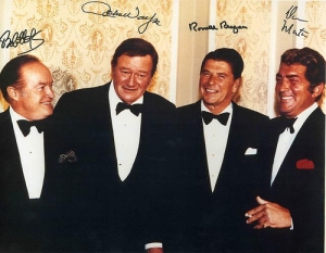Martin con John Wayne, Bob Hope, Reagan, foto autografata per il giornalista recentemente scomparso Lino Manocchia