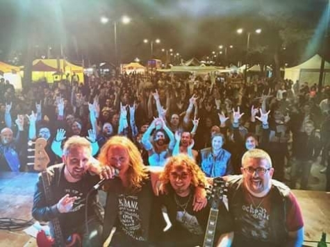 Il rock dei Yelldows in concerto a Chieti Scalo.