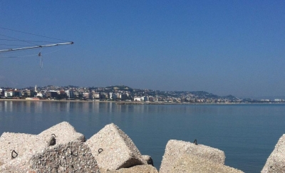 “Follia a Pescara: giunta Alessandrini vuole aumentare del 30% volume stabilimenti balneari"