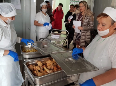Montesilvano/scuola. Commissione mensa ispezione a sorpresa in via Adda