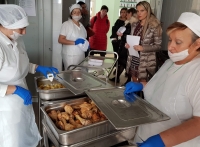 Montesilvano/scuola. Commissione mensa ispezione a sorpresa in via Adda