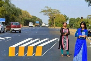 Rallentare automobilisti? Strisce pedonali ad effetto ottico tridimensionale.