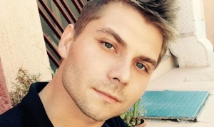 Coniugi uccisi a Cagliari, il figlio confessa. Dopo il delitto in chat in casa con i cadaveri