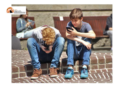 Cyberdipendenze negli adolescenti: progetto di informazione rivolto agli studenti