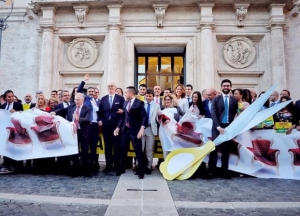 foto di gruppo dopo il voto