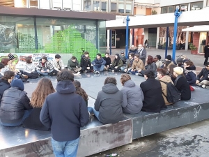 Abruzzo. Studenti in piazza Salotto contro tagli al diritto studio