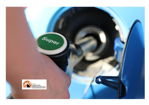 Prezzi dei carburanti in rialzo, benzina self a 2,039 euro