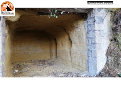 la grotta sotto il colle