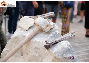 Lettomanoppello. Al via le “10 Giornate in Pietra”, individuati gli scultori che parteciperanno al simposio