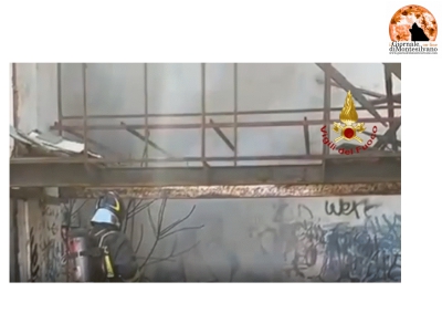 Pescara, incendio in via Ugo Foscolo - video