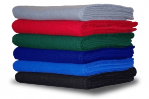 tra le cose che servono le coperte, pannolini, dentifricio, fette biscottate porzionate.