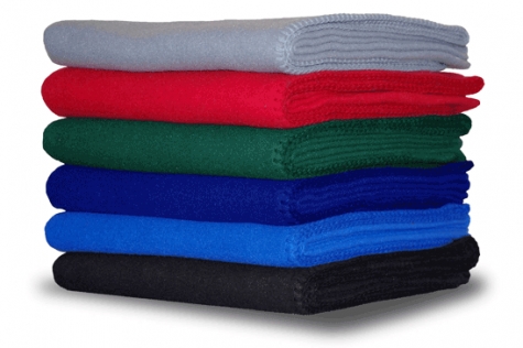 tra le cose che servono le coperte, pannolini, dentifricio, fette biscottate porzionate.