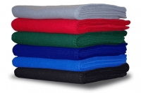 tra le cose che servono le coperte, pannolini, dentifricio, fette biscottate porzionate.