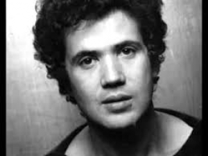 Auguri Lucio! Battisti avrebbe compiuto oggi 73 anni. La rete lo ricorda