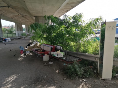 Montesilvano, accampamento in Via De Gasperi. Comune bonifica area