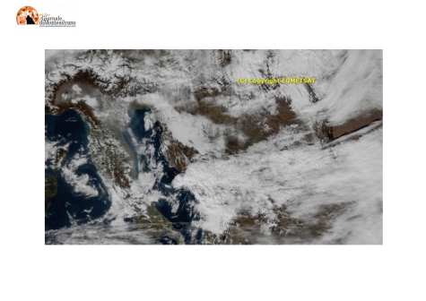Annuvolamenti e precipitazioni sparse, con venti di Tramontana