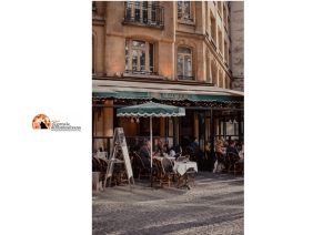 Francia, da domani cade obbligo di mascherine all'aperto