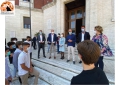 Pescara. Urinarono contro la porta del Liceo sul social. Premiati gli studenti che hanno rimesso a posto.
