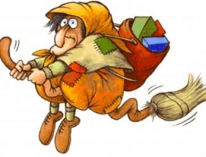 Pescara, Befana verde usa scopa per pulire città