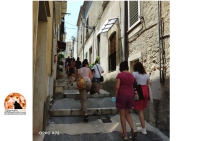 Impressioni lungo le rue. A San Valentino A.C. premiazione collettiva itinerante.