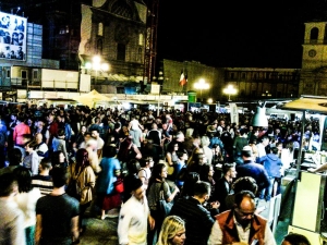 L'Aquila. Piazza Duomo gremita per lo Street Food Time