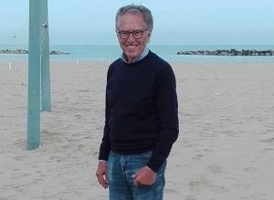 Carlo Pace sulla spiaggia della sua Pescara
