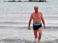Mancini impavido del freddo a mare per nagno augurale