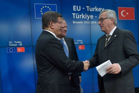 Junker durante l&#039;Accordo con Turchia