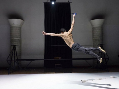 Funambolika acrobati africani e sperimentazioni circensi.