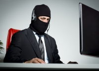 Truffe online a gogo. Falsi rimborsi Equitalia e finte spedizioni.