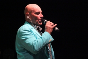 Edoardo Vianello durante il concerto