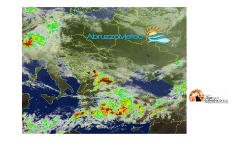Masse d'aria caldo Africano e nubi per il Primo Maggio con polvere/sabbia