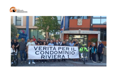 Montesilvano, protesta dei residenti del Condominio Riviera 1 davanti al Comune