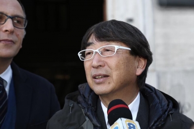 Toyo Ito autore dfi HUge glass wine collassato alcuni anni fa a Piazza Salotto