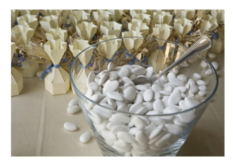 Perché si regalano le bomboniere?