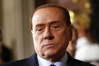 Berlusconi: "Via tasse su casa, auto e successioni"