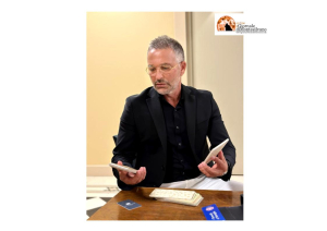 Mago Antheus, nella trappola dell’apparire si cerca l’amore fuggendo da se stessi.