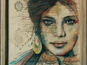 L'Aquila. Mostra "Rinascimento" di Paolo De Giosa, volti di donna su antiche mappe