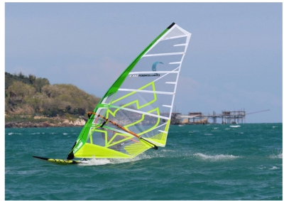 Fossacesia, tempo di windsurf e kitesurf