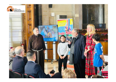 Lo spettacolo di “Frate Mago” alla festa per i bambini delle scuole pescaresi