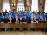 Campioni biancazzurri premiati dal sindaco di Pescara.